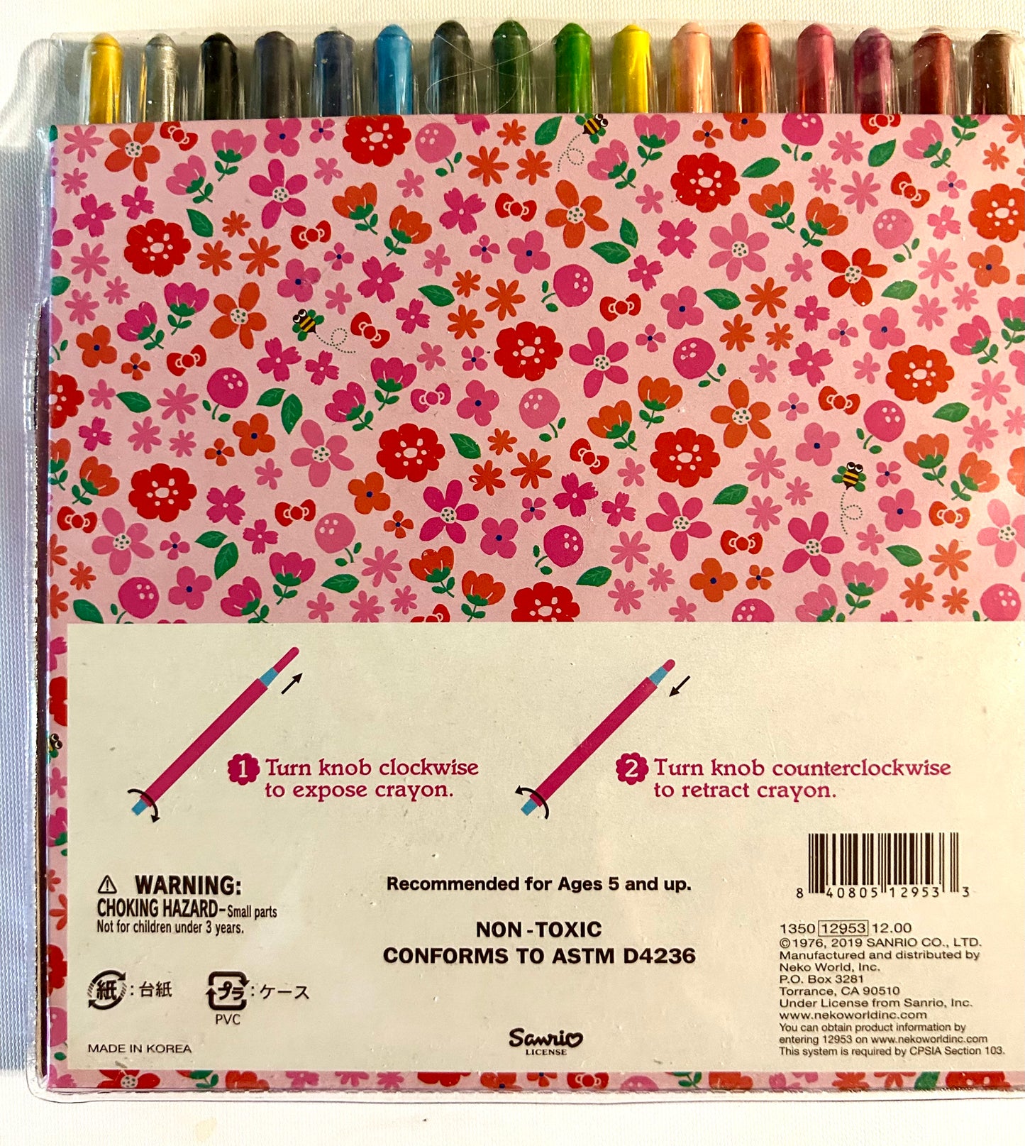 Hello Kitty Sanrio Twist Crayons Set of 16